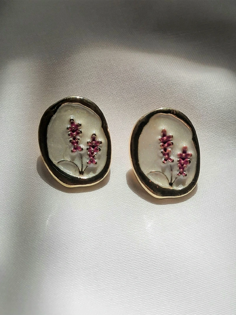 Pearl Gold Studs